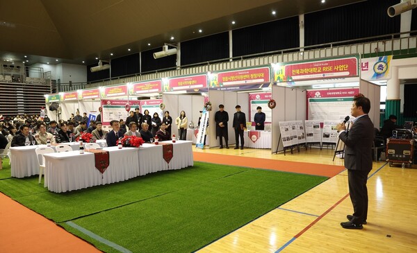 a4a475d6e775a28a02b7493f1c45f15e_1765167328_3301.jpg a4a475d6e775a28a02b7493f1c45f15e_1765167328_3301.jpg